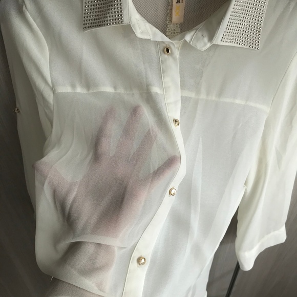White sheer blouse with silver covered collar - Picture 5 of 6